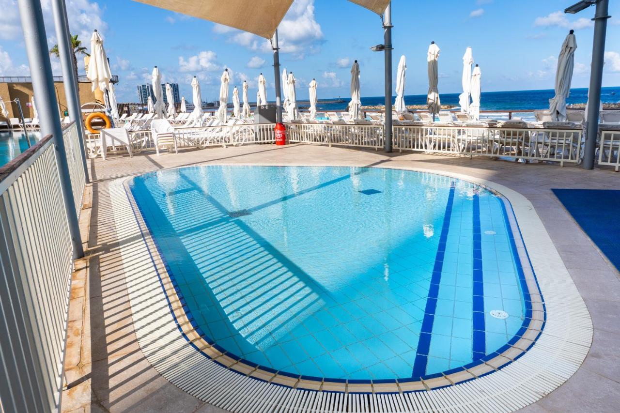 Beachfront Boutique Apartment Herzliya Exterior photo