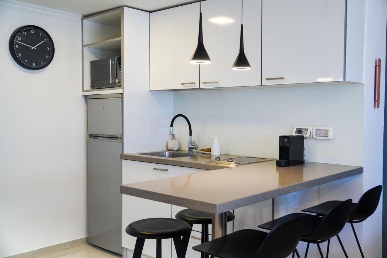 Beachfront Boutique Apartment Herzliya Exterior photo
