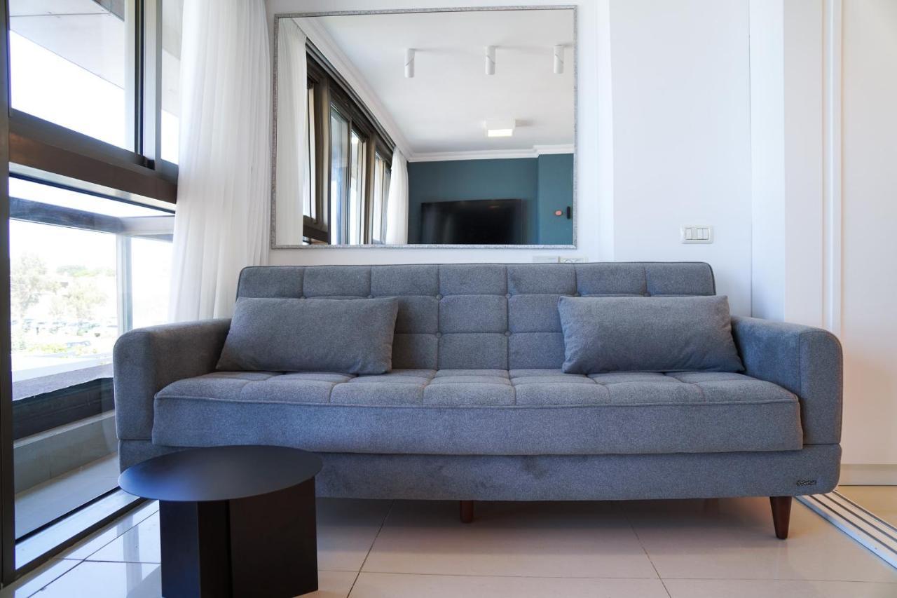 Beachfront Boutique Apartment Herzliya Exterior photo